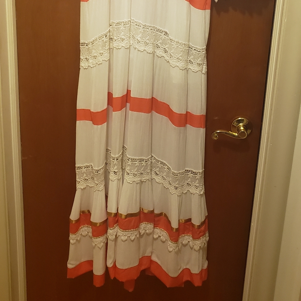Maxi - Picture 6 of 6